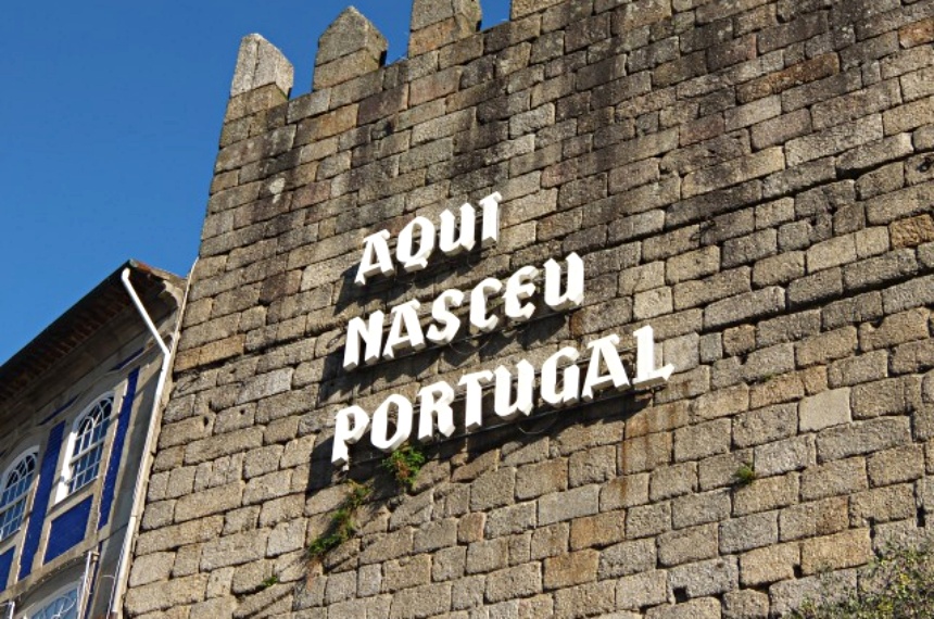 ここにポルトガル始まる！世界遺産のギマランイス歴史地区 ▻ Portugal ...
